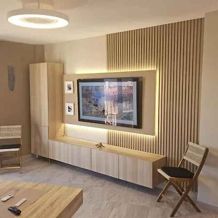 Symphony Sunrise, With Stunning Sea Views And Short Walk To The By Namaste Elite Apartman